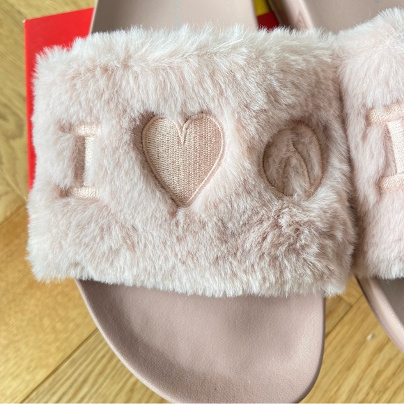 [Brand New] The WISHBONE Collection / Jaclyn /Pink Faux Fur sandal / Size 9 - Picture 3 of 12
